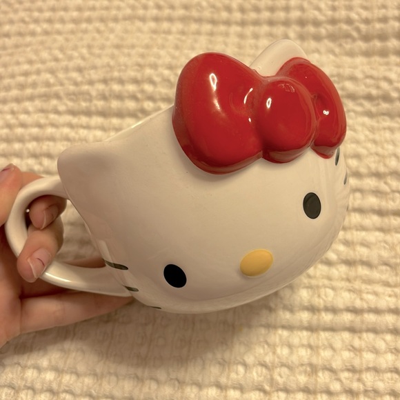 Hello Kitty Face Sanrio white Ceramic 3D Sculpted Mug - Picture 2 of 4